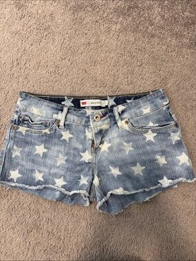 Levi's Women's Star-Print Light Blue Denim Shorts